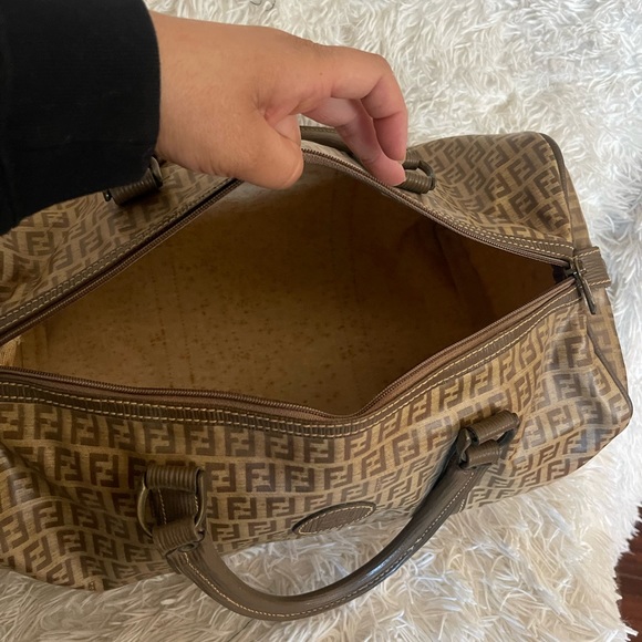 FENDI DUFFLE BAG - Picture 5 of 5